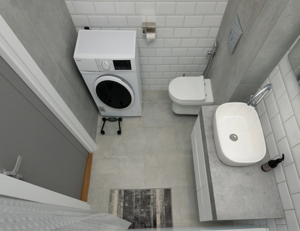 Квартира Three-Bedroom Apartment for 2+2+2 by Lo Apartments