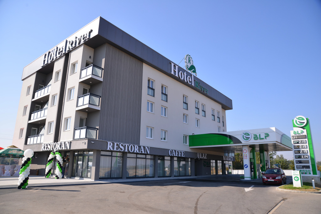 Hotel River