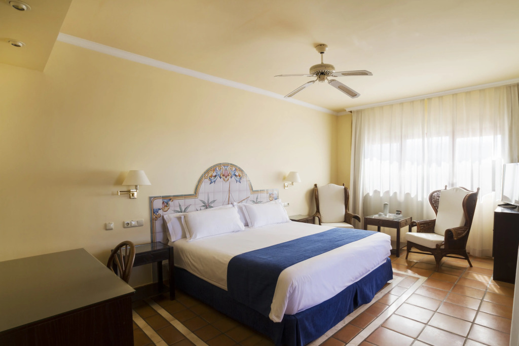 Отель Ibersol Almuñecar Beach & Spa