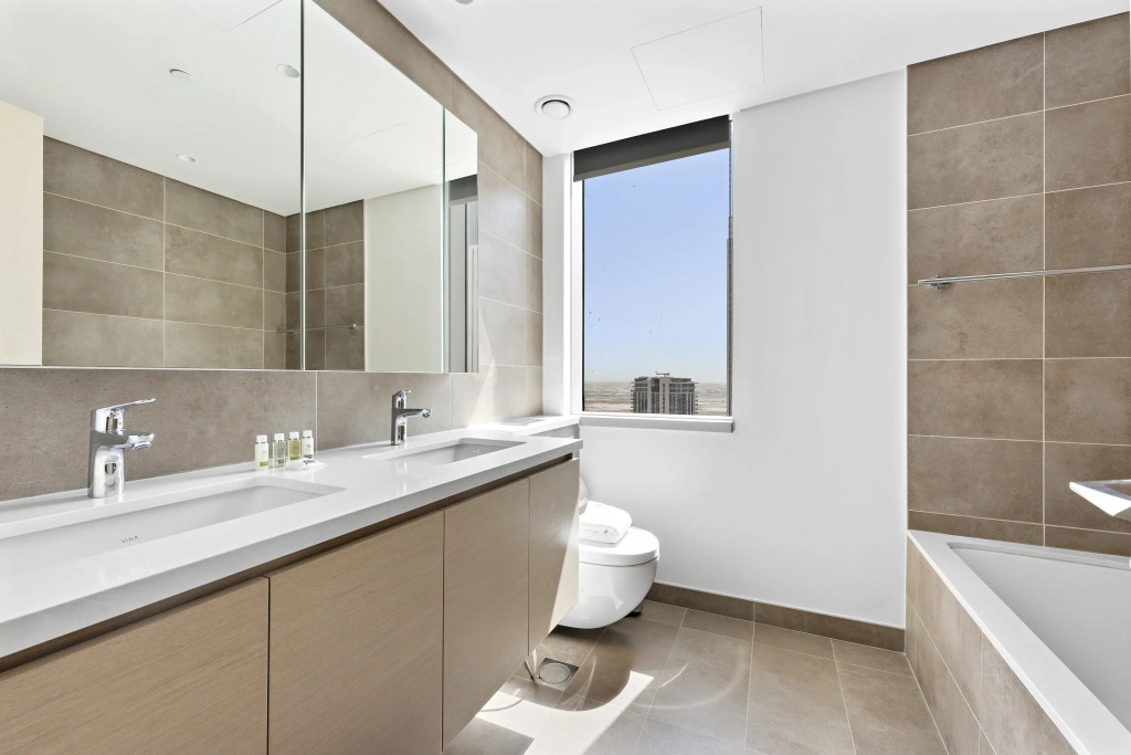 Апартаменты WelHome - Stunning Apartment With Sea Views in Creek Harbour