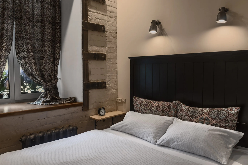 Отель Brick Walls Hotel
