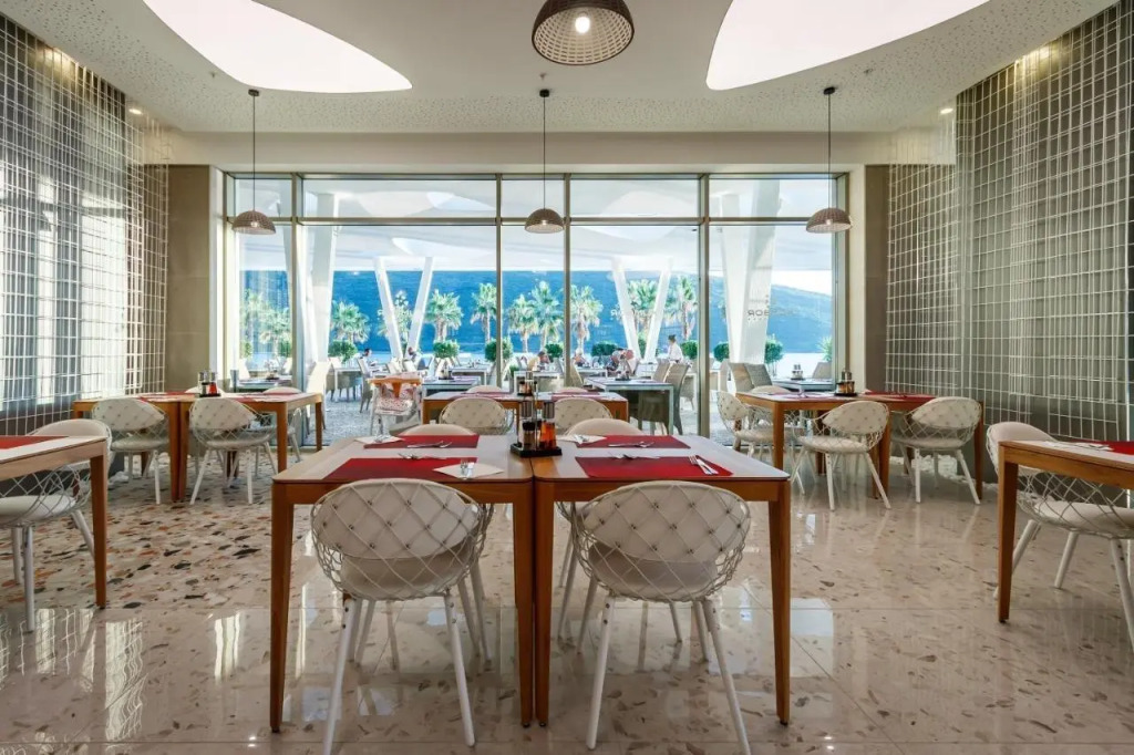 Carine Hotel Kumbor Superior