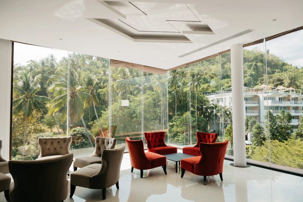 Aristo 2 Phuket, Surin beach
