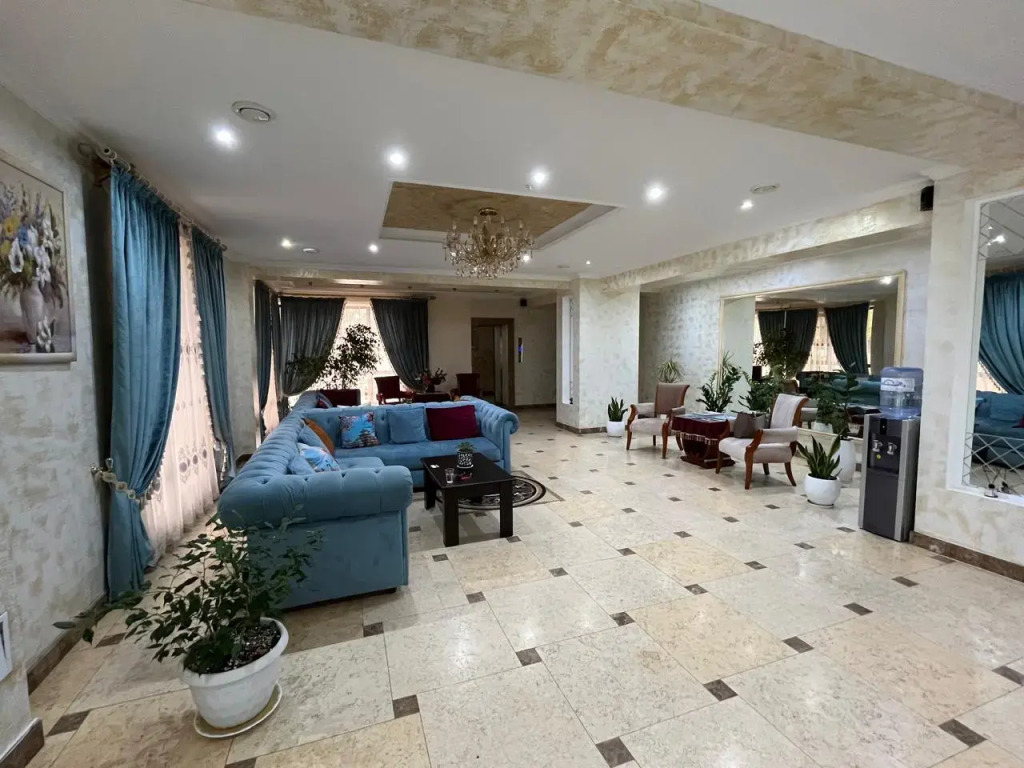 Отель Luxurious