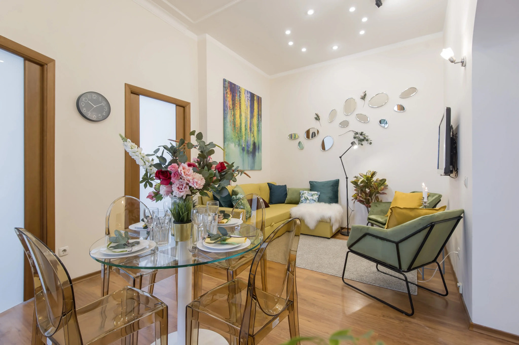 Квартира GM Apartments Стильная Трехкомнатная на Бульварном кольце
