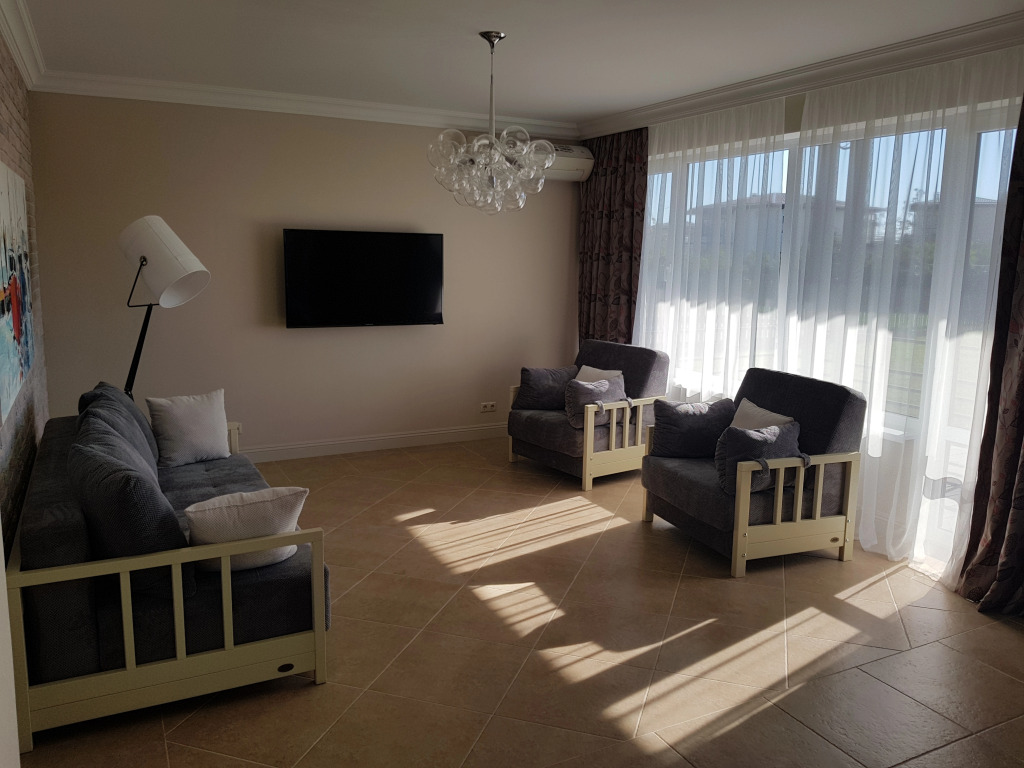 Na 3 Linii Ot Morya Guest House