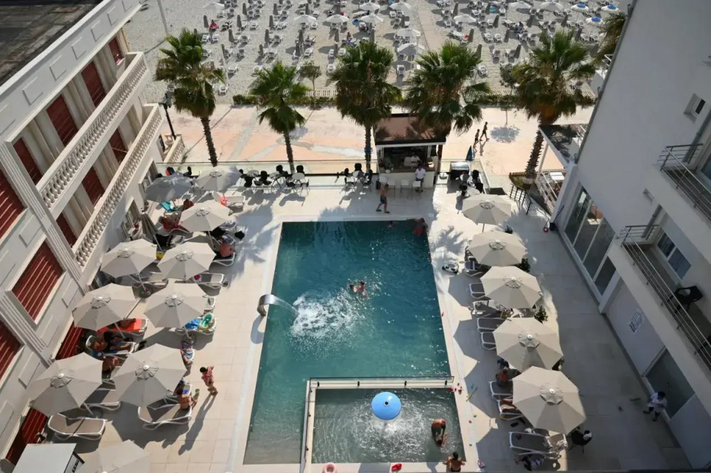 Отель Adria Palace Durres