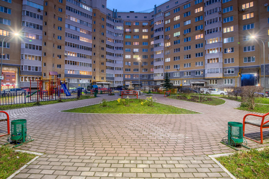 Квартира 1-к в Тихом Зеленом Районе на Лукина 4 от RentAp, для 5 Гостей