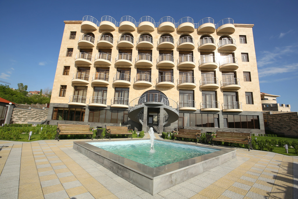 Nare Hotel
