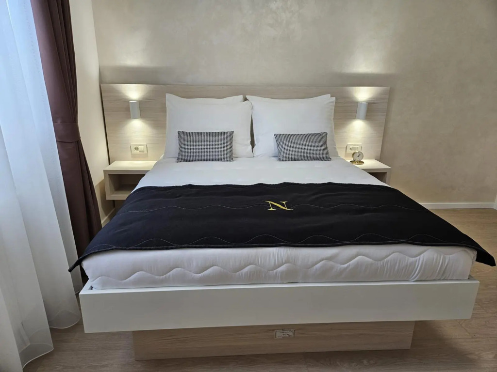 Nobel West Hotel