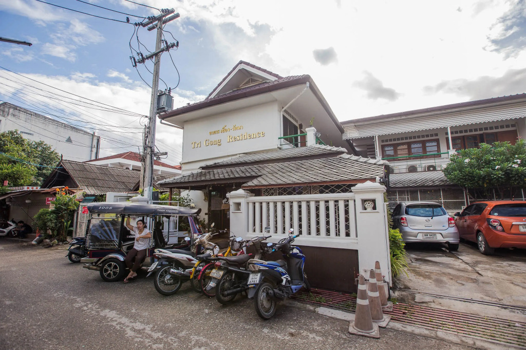 ZEN Rooms Sripoom Soi 1