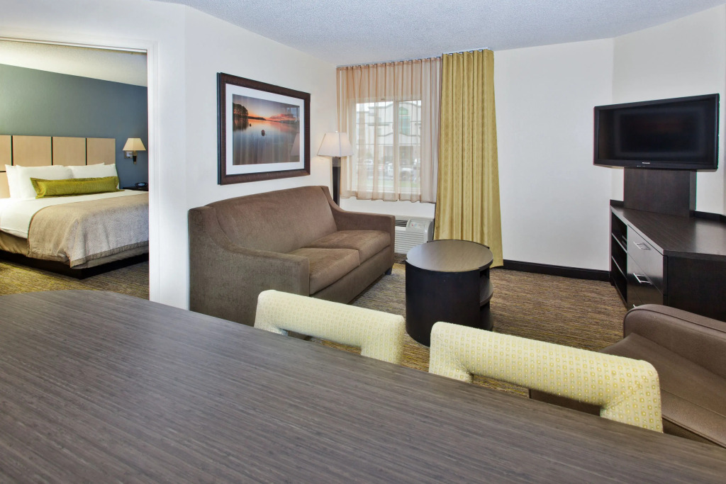 Sonesta Simply Suites Detroit Ann Arbor