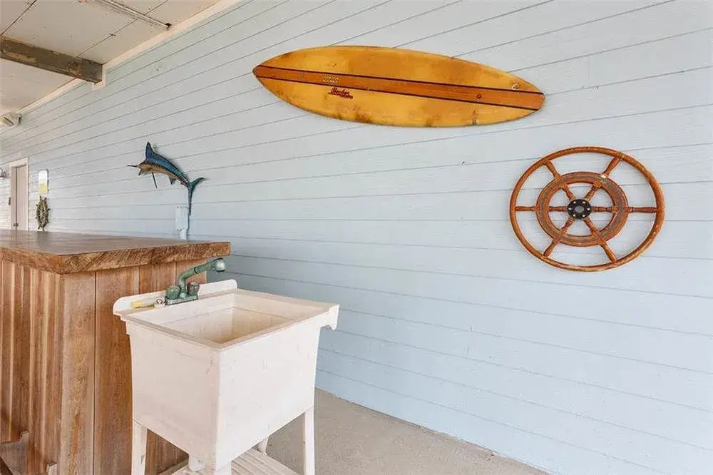 Beach Gem 6 Br home by RedAwning