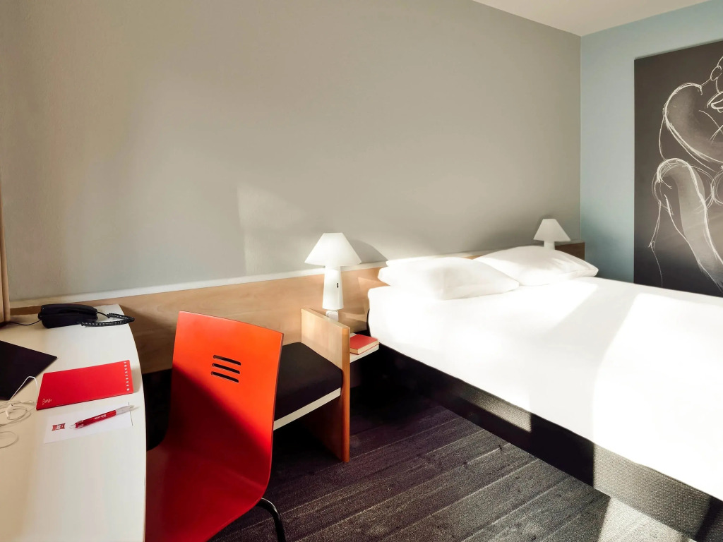 ibis Dieppe Le Val Druel