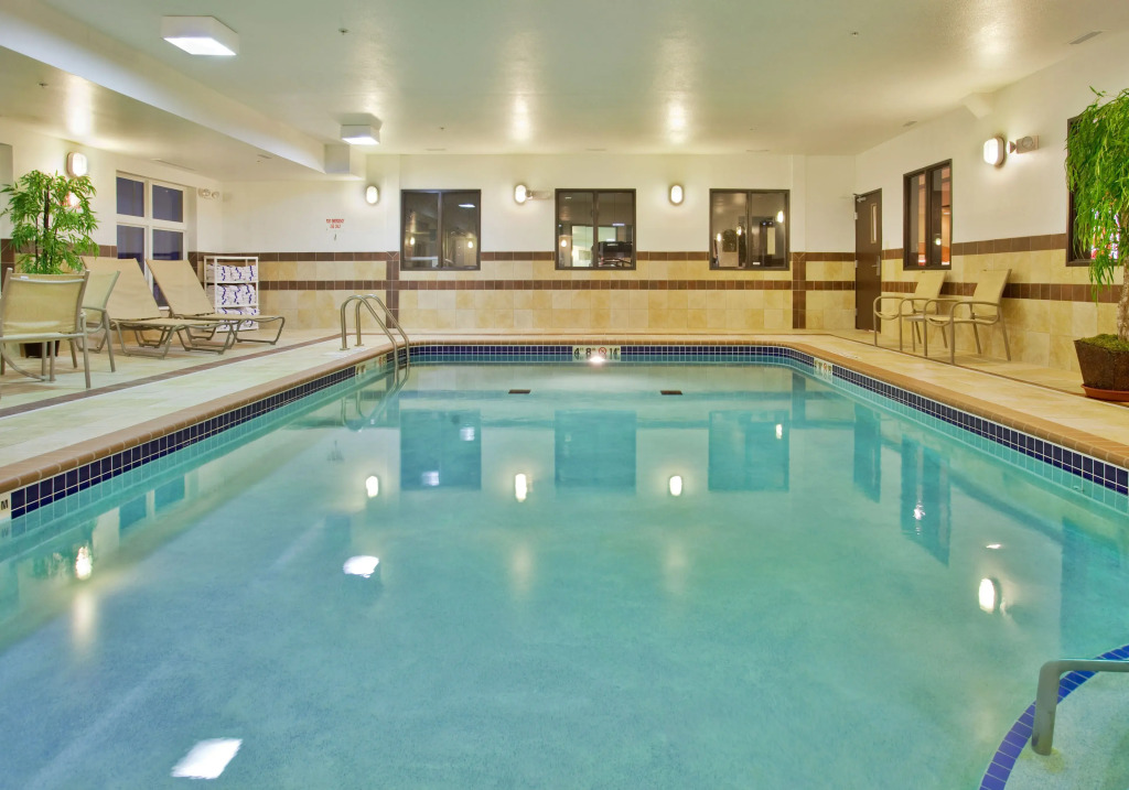 Holiday Inn Express Hotel & Suites Cherry Hills by IHG