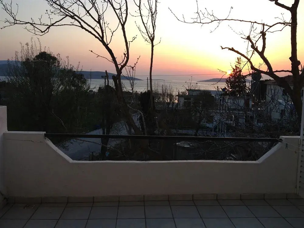 Gikas Apartments Triple Studio Sea View B7