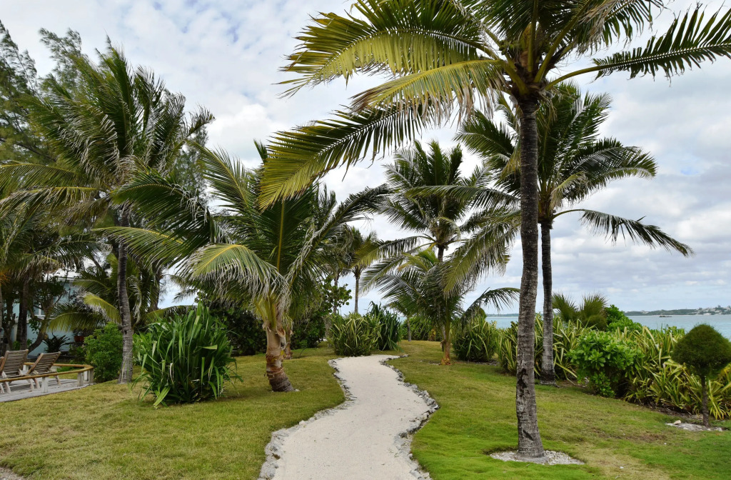 Middle Cay
