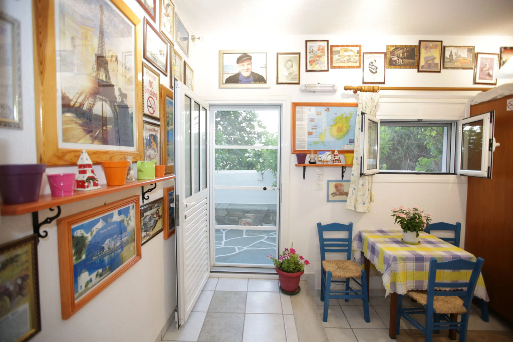 Kontaratos Studios & Apartments