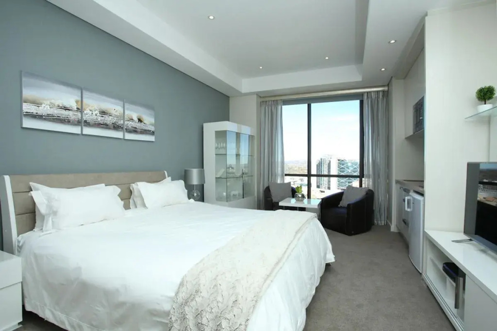 Sandton Skye Apartment - 616