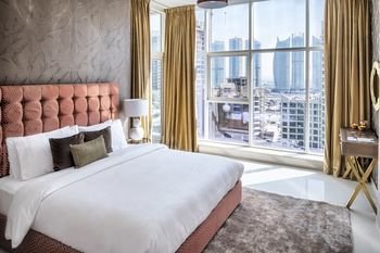 Luxury Staycation - Continental Tower