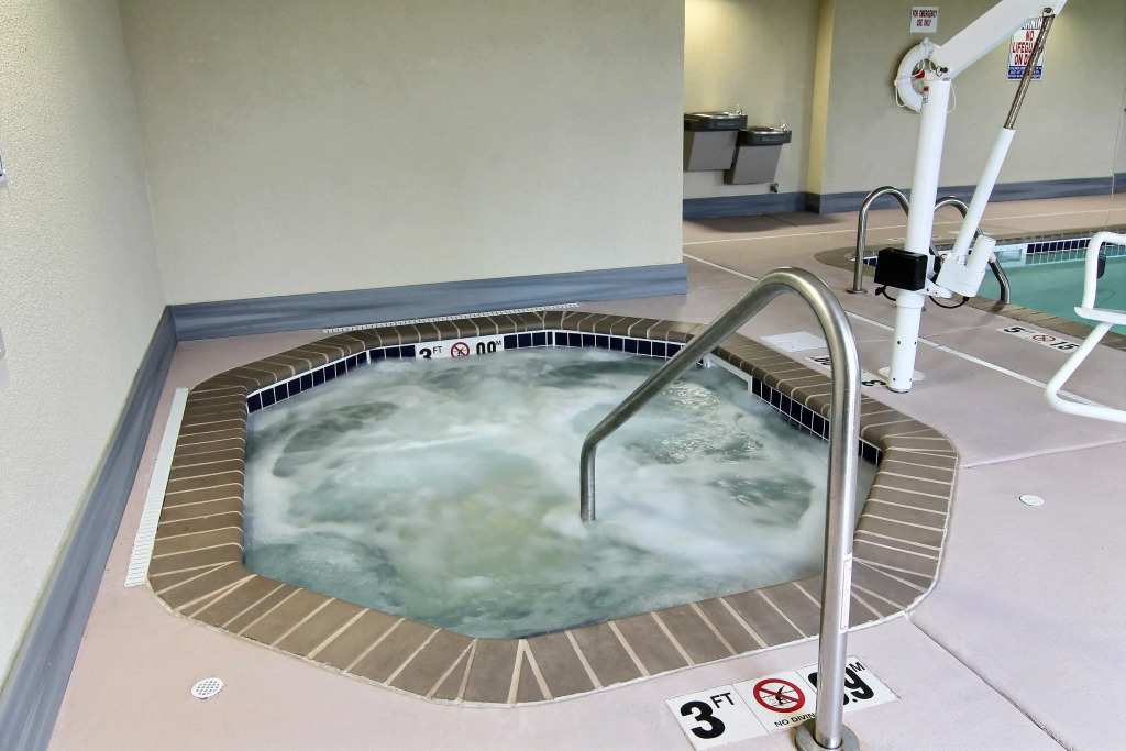 AmeriVu inn and Suites - Crookston