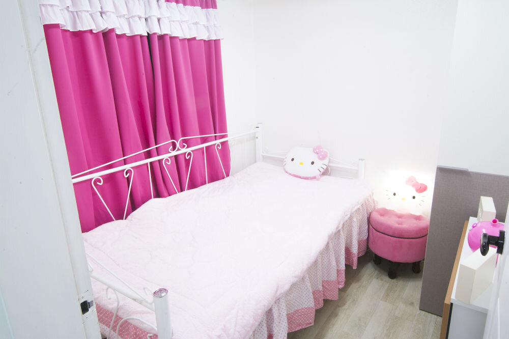 Nanu Guesthouse Pink Female Only (только для женщин)