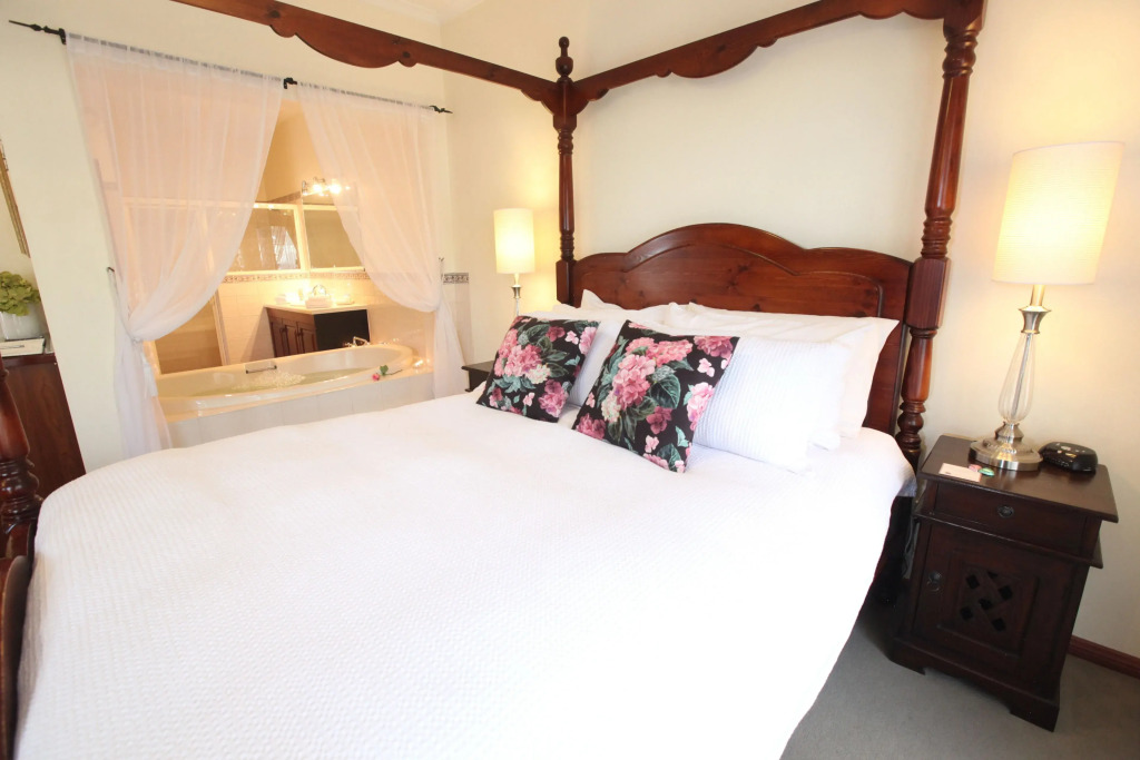 Wine and Roses Bed and Breakfast