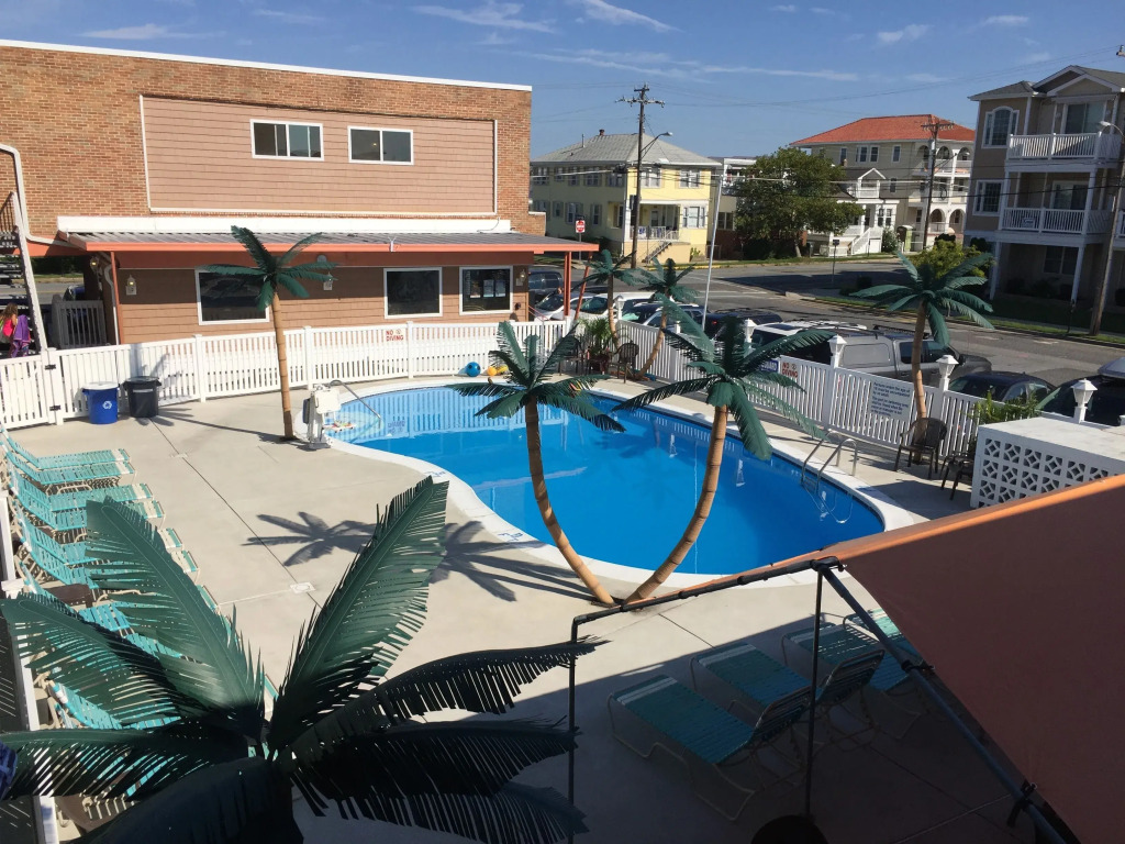 Dolphin Inn