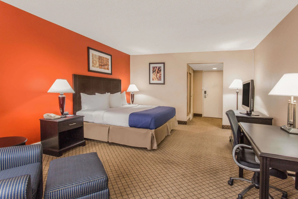 Baymont by Wyndham Fayetteville Fort Bragg Area