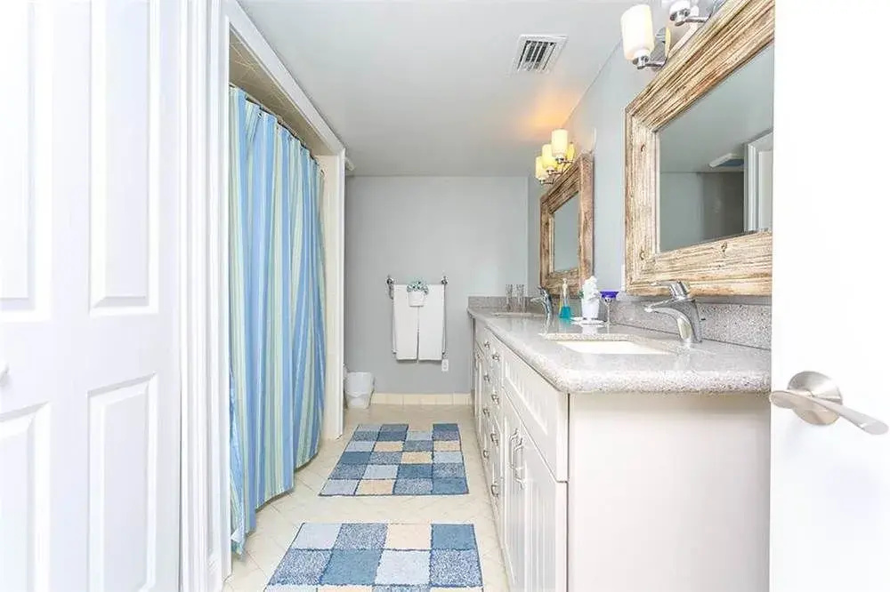 Beach Gem 6 Br home by RedAwning