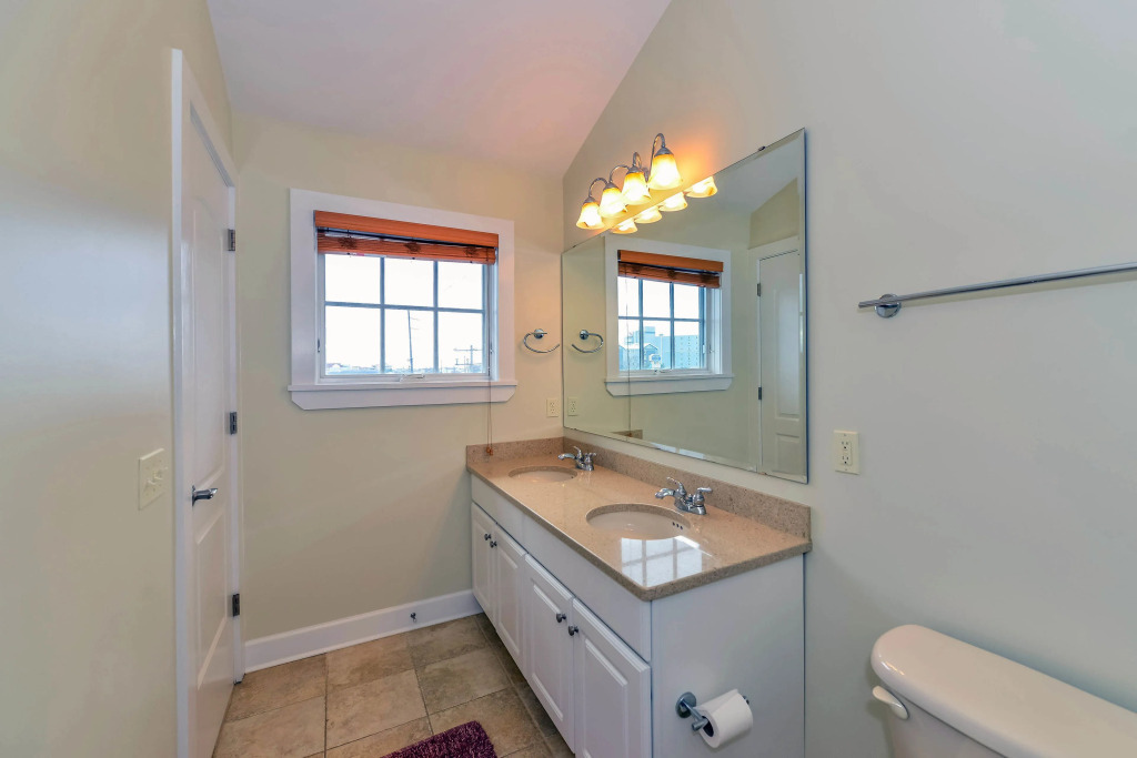 1600 Sunburst 102 Townhouse 3 Bedrooms 3.5 Bathrooms Townhouse