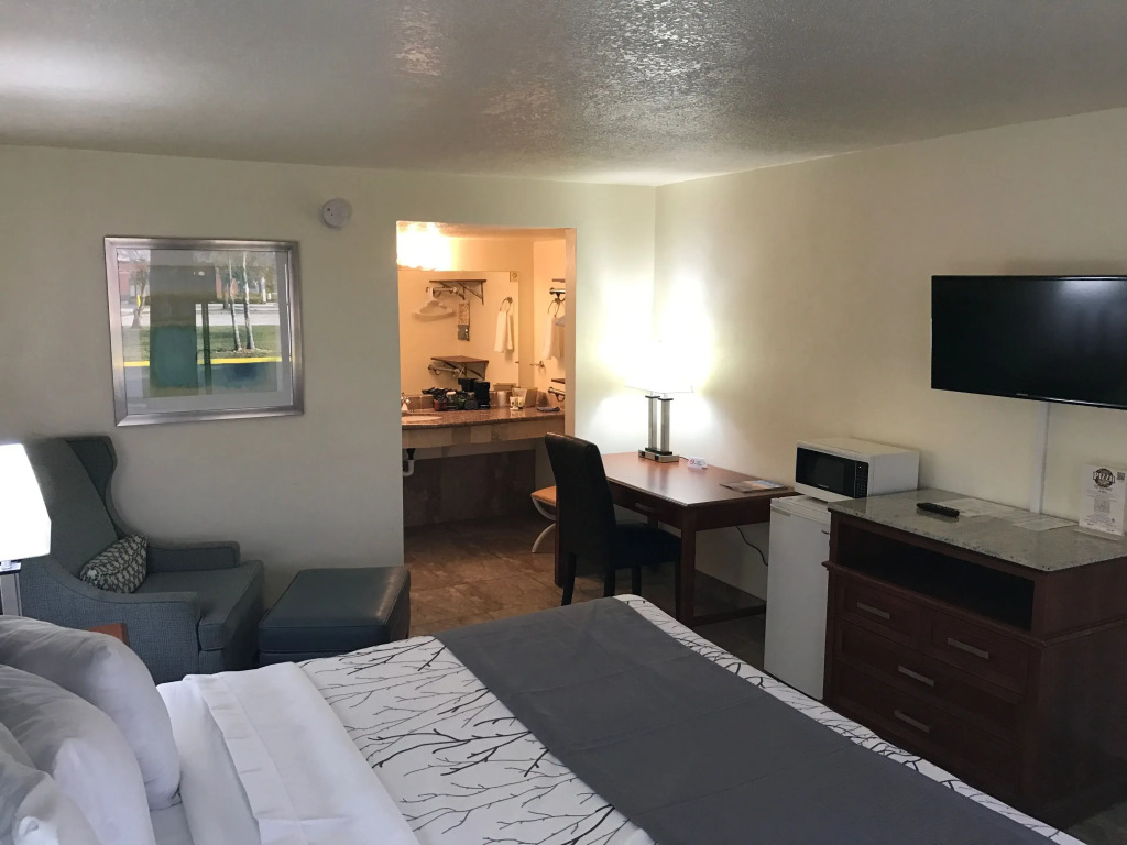 At Home Inn - Fort Pierce