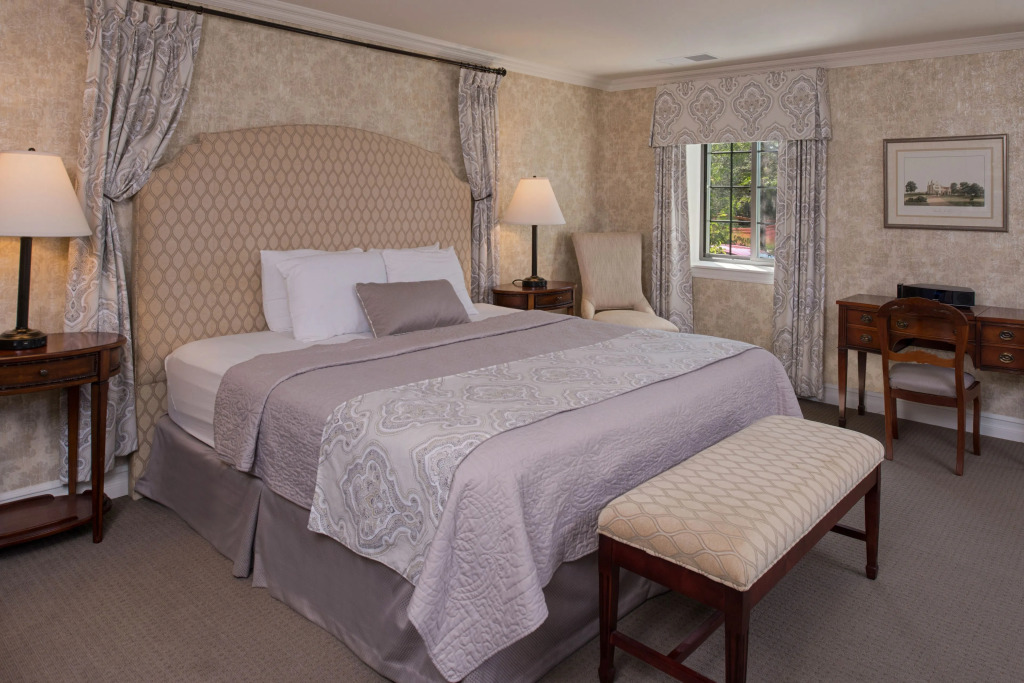 Red Coach Inn