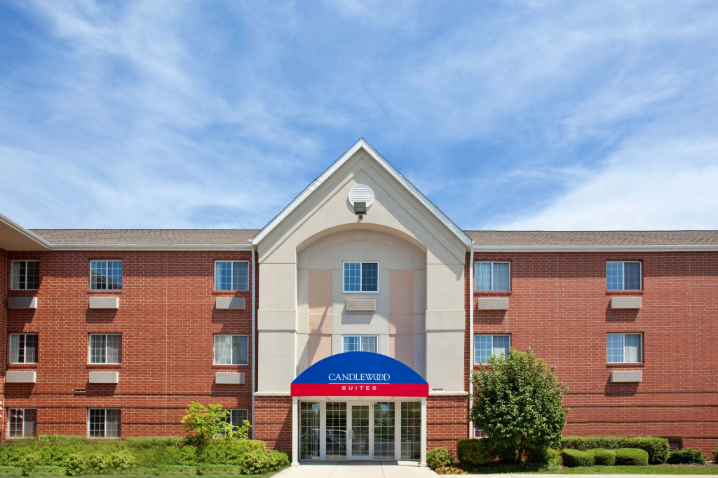 Sonesta Simply Suites Naperville Warrenville