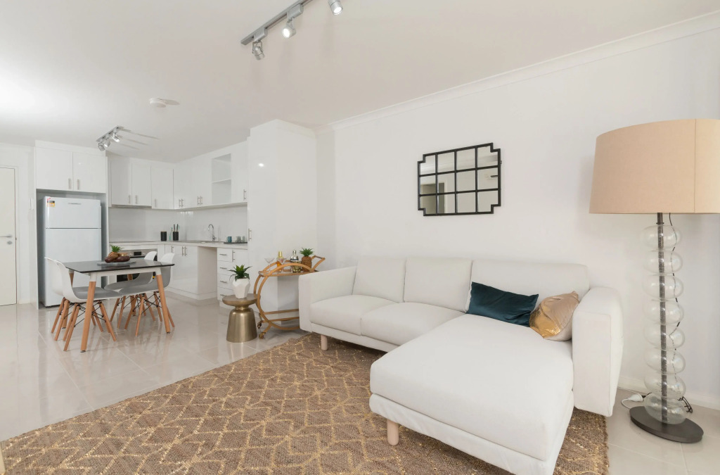 Lakeview Suite 15