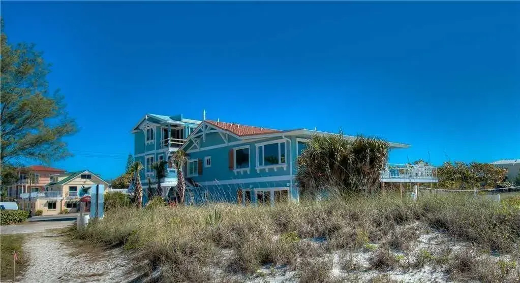 The Blue Horizon Apartment 9