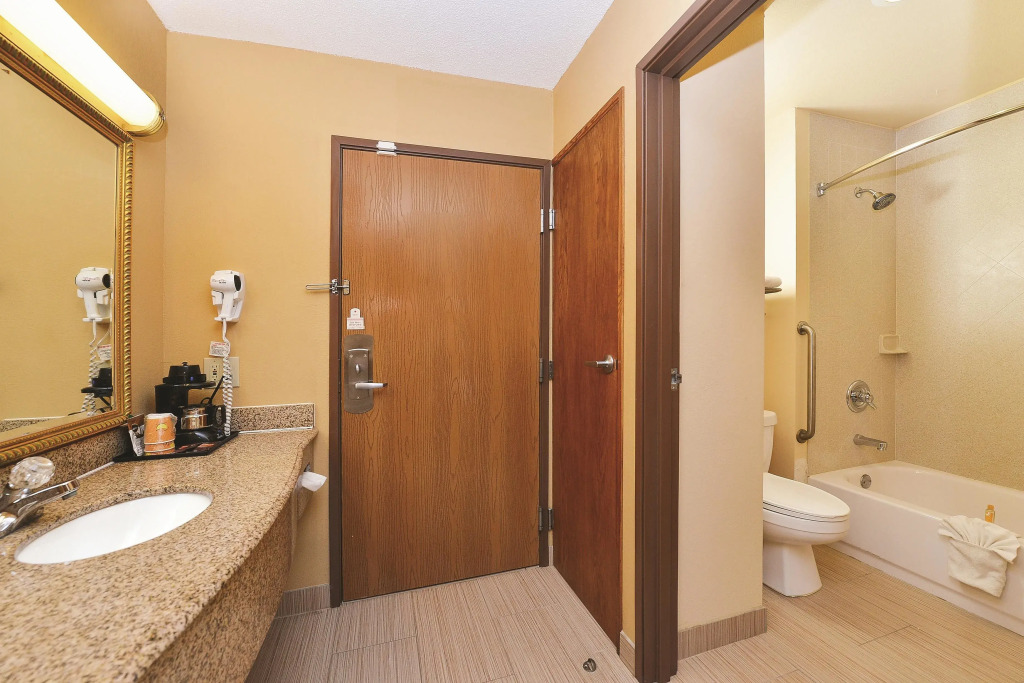 Best Western Plus Lafayette Hotel University Area