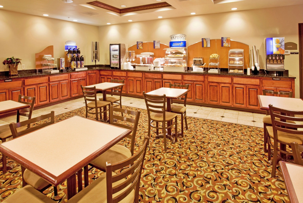 Holiday Inn Express Hotel & Suites Cherry Hills by IHG