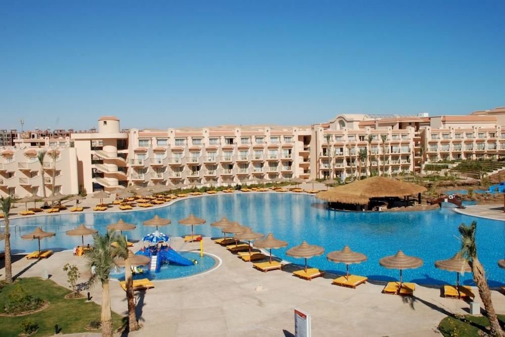 Курортный отель Pyramisa Sahl Hasheesh Resort