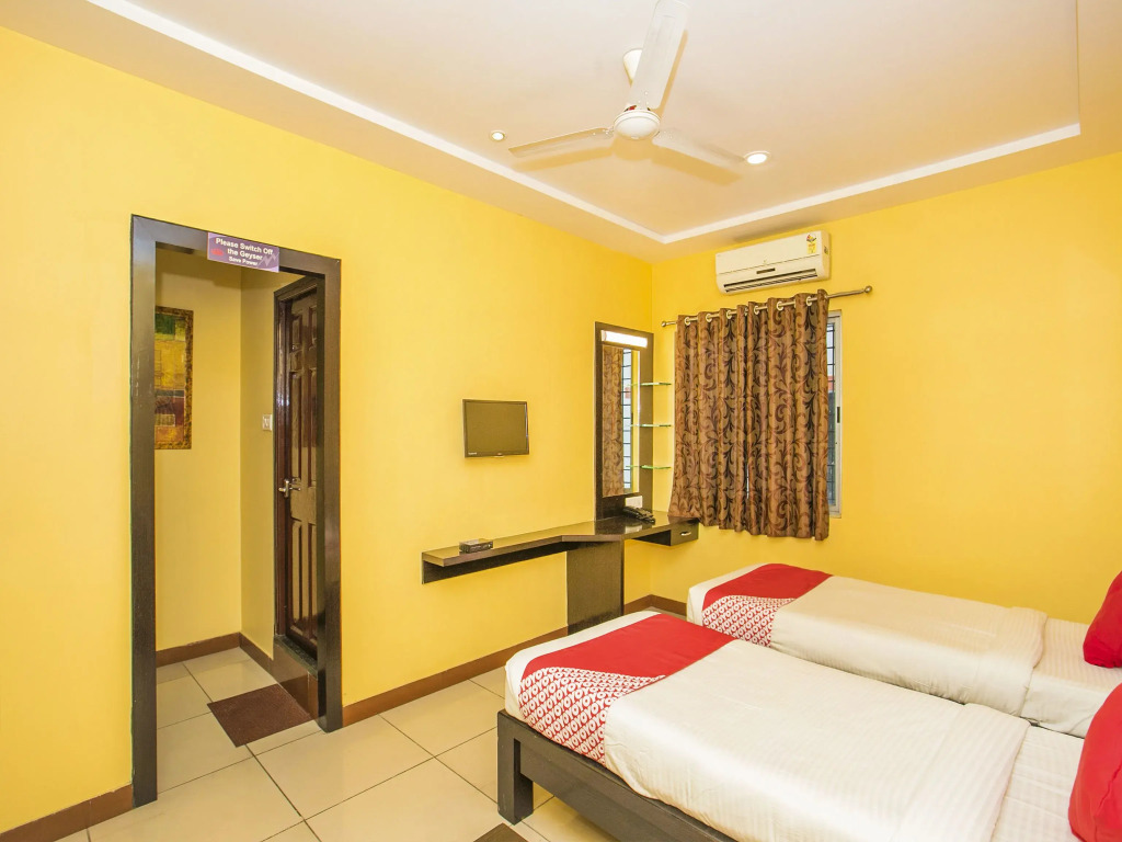 OYO 8799 Urs Palace