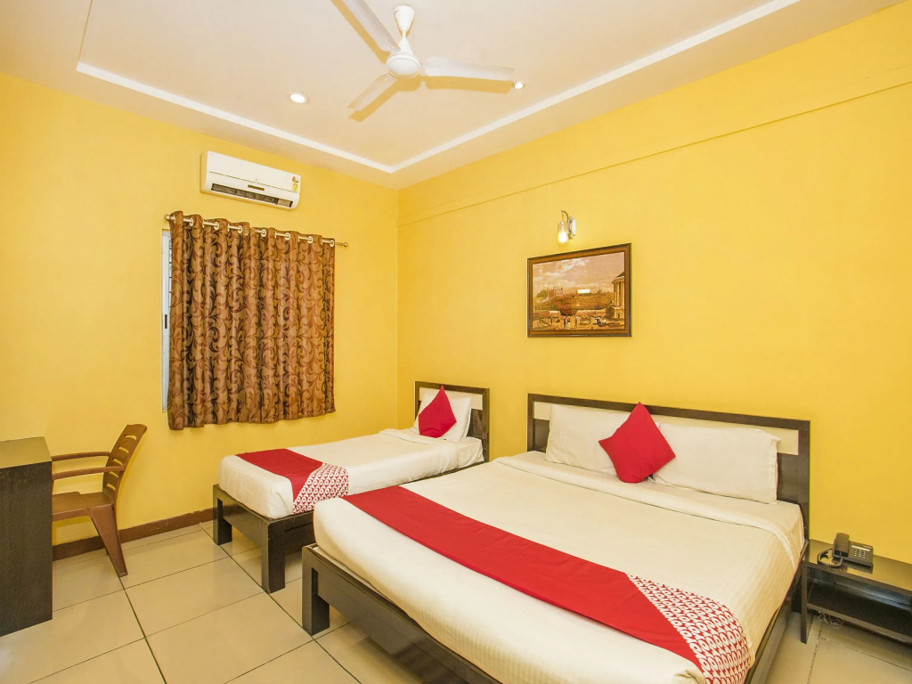 OYO 8799 Urs Palace