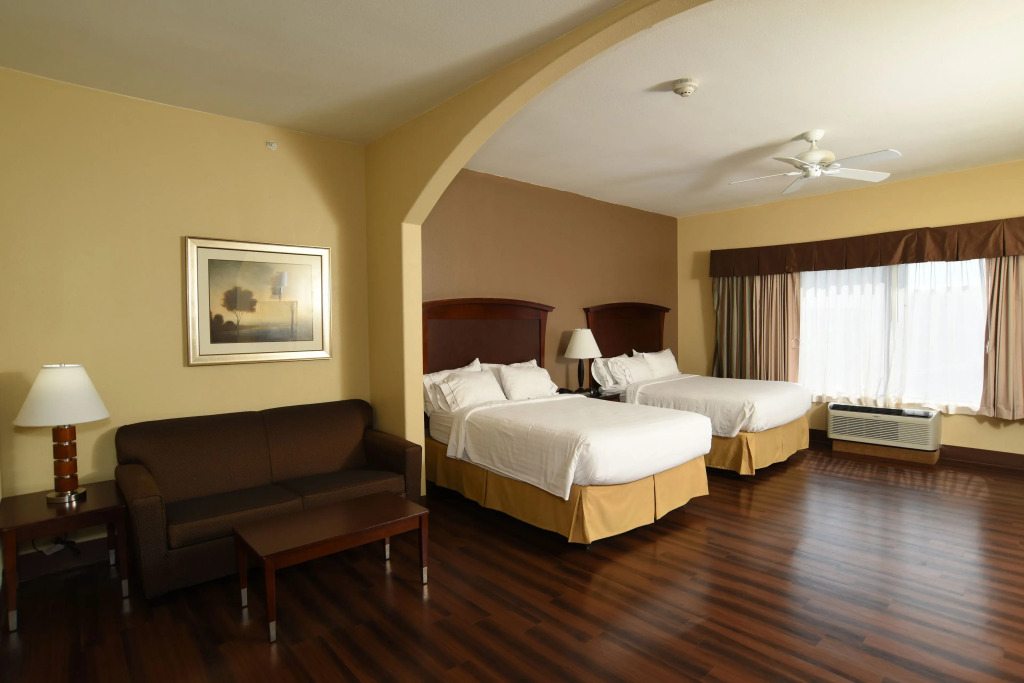 Holiday Inn Express Seguin by IHG