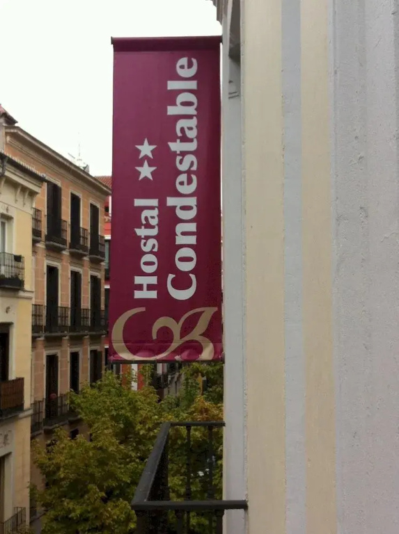 HOSTAL CONDESTABLE
