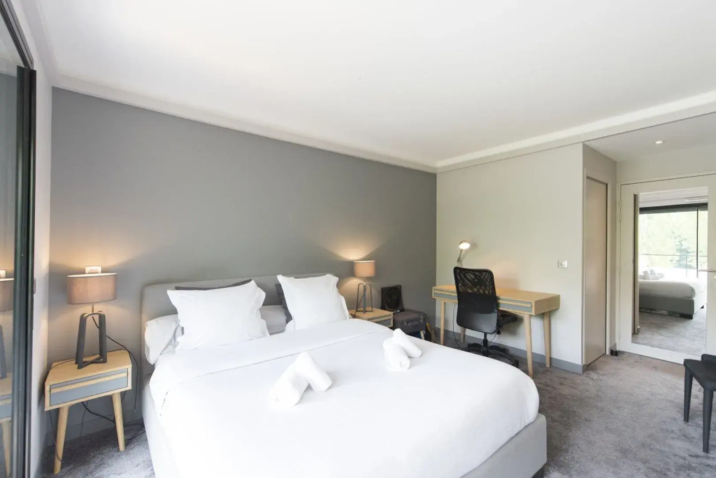 Grand Design on Ile Saint Germain