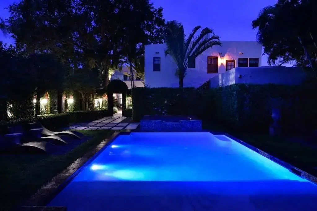 Historic Gated 6BD/4.5BA Villa W/Pool In Coconut Grove - Sleeps 12 - R