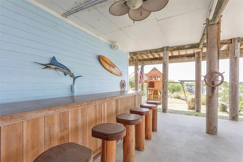 Beach Gem 6 Br home by RedAwning