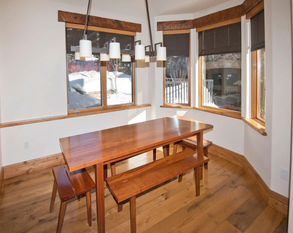 5BR Alpine Luxury Home with Private Hot Tub by RedAwning - Save 20% on 7+ Nights!
