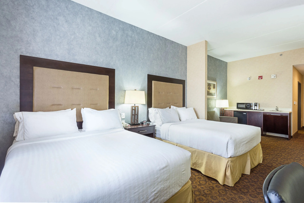Holiday Inn Express Hotel & Suites Byram by IHG
