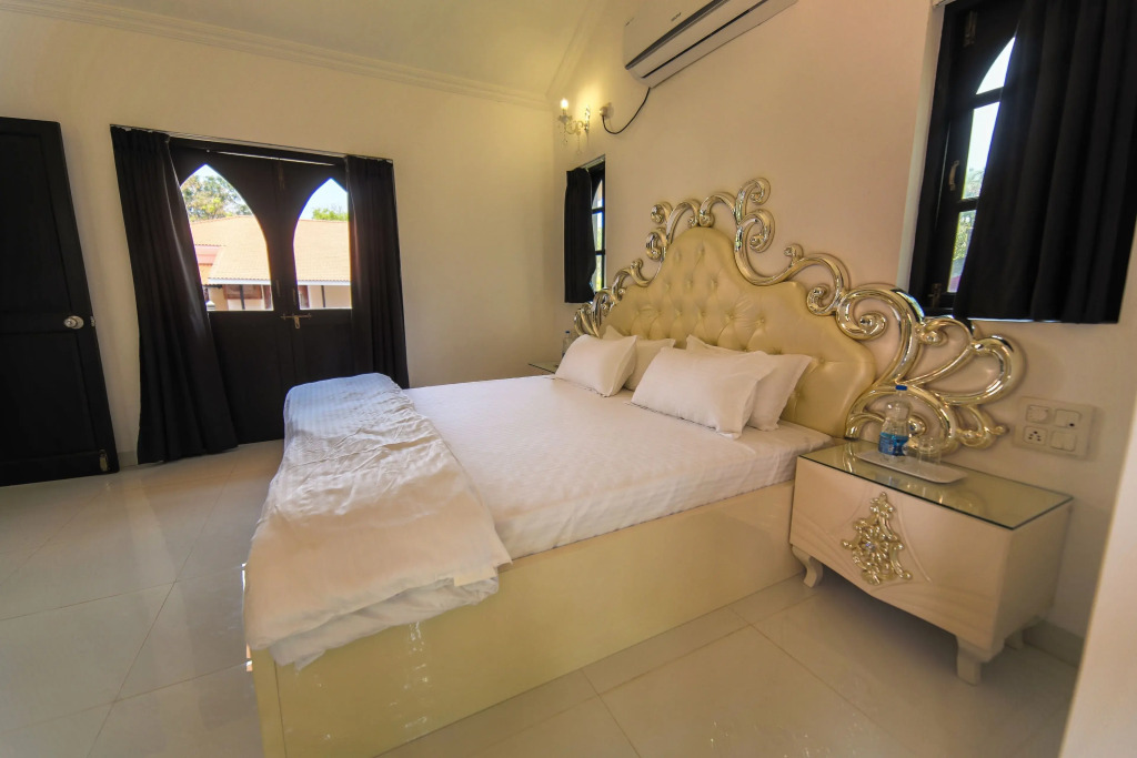 Amour Resort