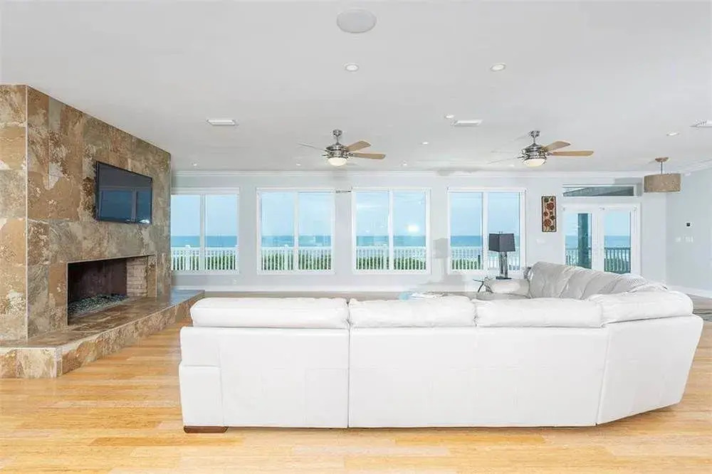 Beach Gem 6 Br home by RedAwning